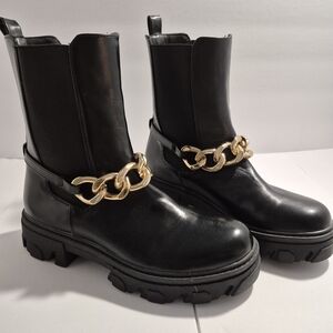 Liliana Black Ankle Boots with Gold Chain